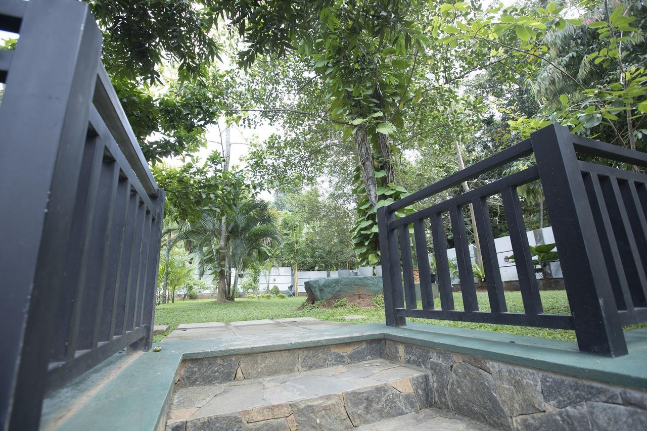 Avendra Garden Hotel Monaragala Exterior photo